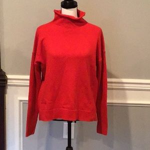 🕶️ Tahari heavy Sweater